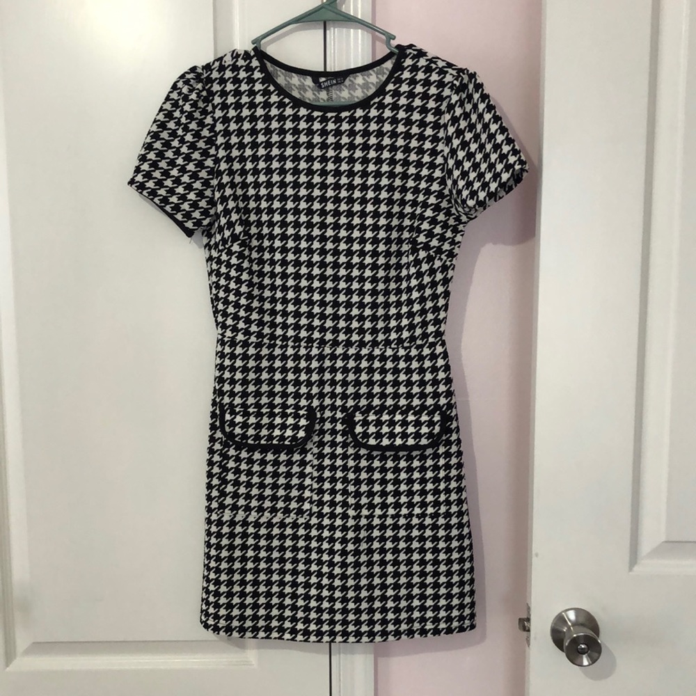 Shein houndstooth dress XS excellent used condition.